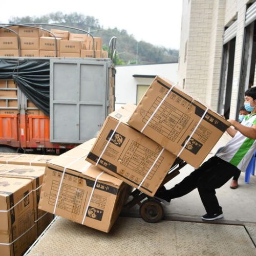 Các kho hàng Trung Quốc giáp biên giới với Việt Nam