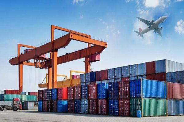 Các mặt hàng Trung Quốc thường nhập về Việt Nam những tháng cuối năm