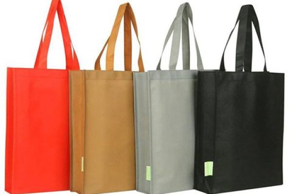 Nhập hàng túi vải không dệt Trung Quốc về Việt Nam